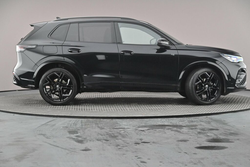 Volkswagen Tiguan R-line 1.5 Etsi 150Ps 7-Speed Dsg Black #4