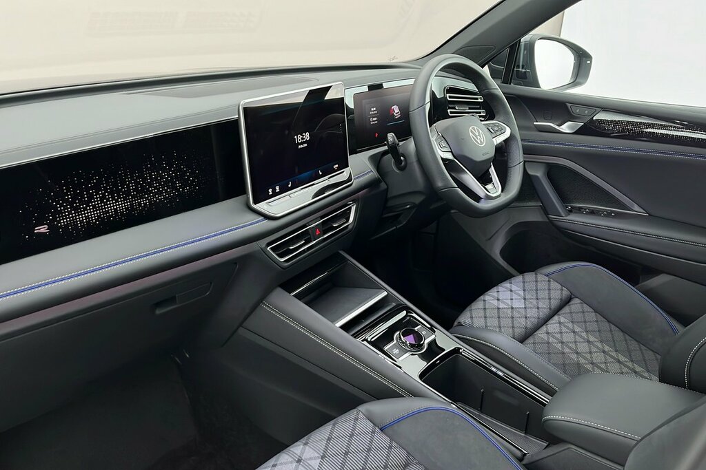 Volkswagen Tiguan R-line 1.5 Etsi 150 Ps 7-Speed Dsg Grey #2