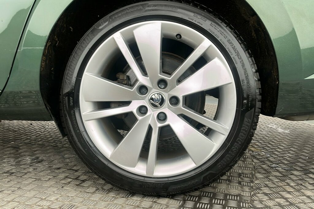 Skoda Superb Hatch Se L 1.5 Tsi 150 Ps Dsg Green #5