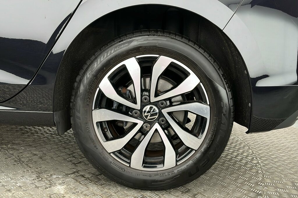 Volkswagen Golf 8 Active 1.5 Etsi 150Ps 7-Speed Dsg Black #5