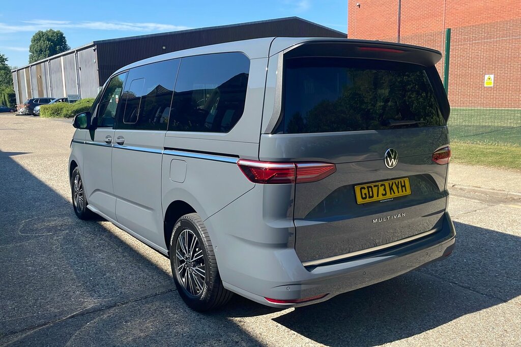 Volkswagen Multivan 1.4 Tsi Ehybrid Life Dsg Silver #2