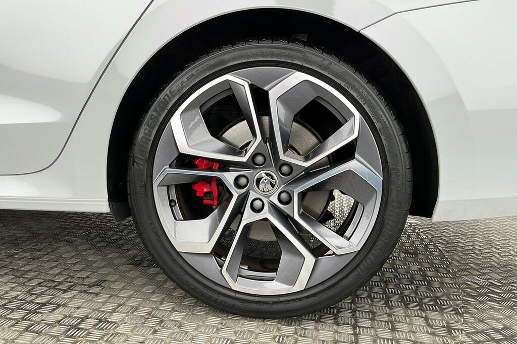 Skoda Octavia Hatch Vrs 2.0 Tsi 245 Ps Dsg White #5