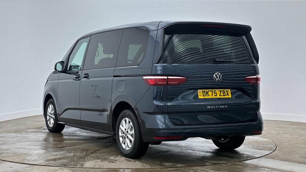 Volkswagen Multivan Life Standard 150 Ps 2.0 Tdi 7-Speed Dsg Blue #3