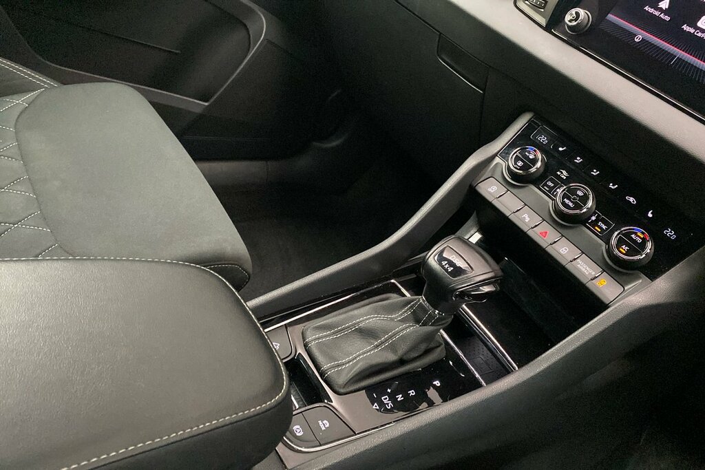 Skoda Karoq 1.5 Tsi 150 Sportline 2Wd Black #10