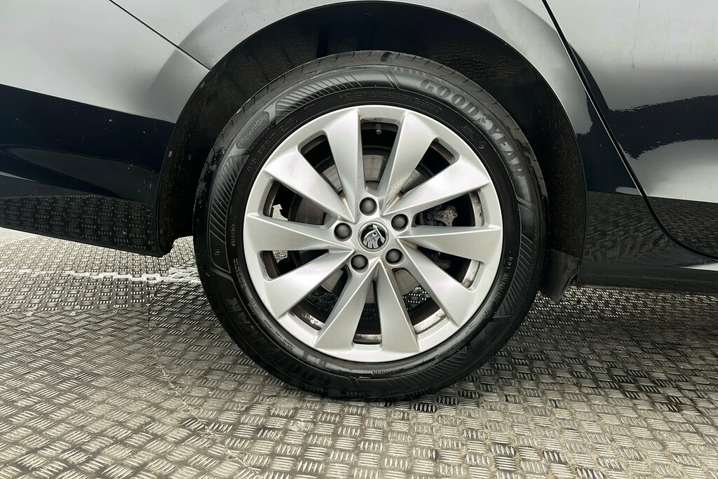 Skoda Superb Se Technology 1.5 Tsi E-tec 150 Ps Dsg Black #5