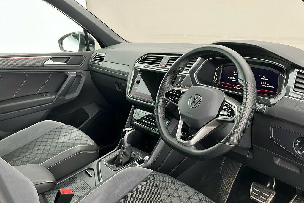 Volkswagen Tiguan R-line Edition 1.5 Tsi 150Ps 7-Speed Dsg Black #6