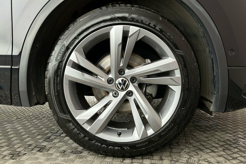 Volkswagen Tiguan R-line Edition 1.5 Tsi 150Ps 7-Speed Dsg Black #5