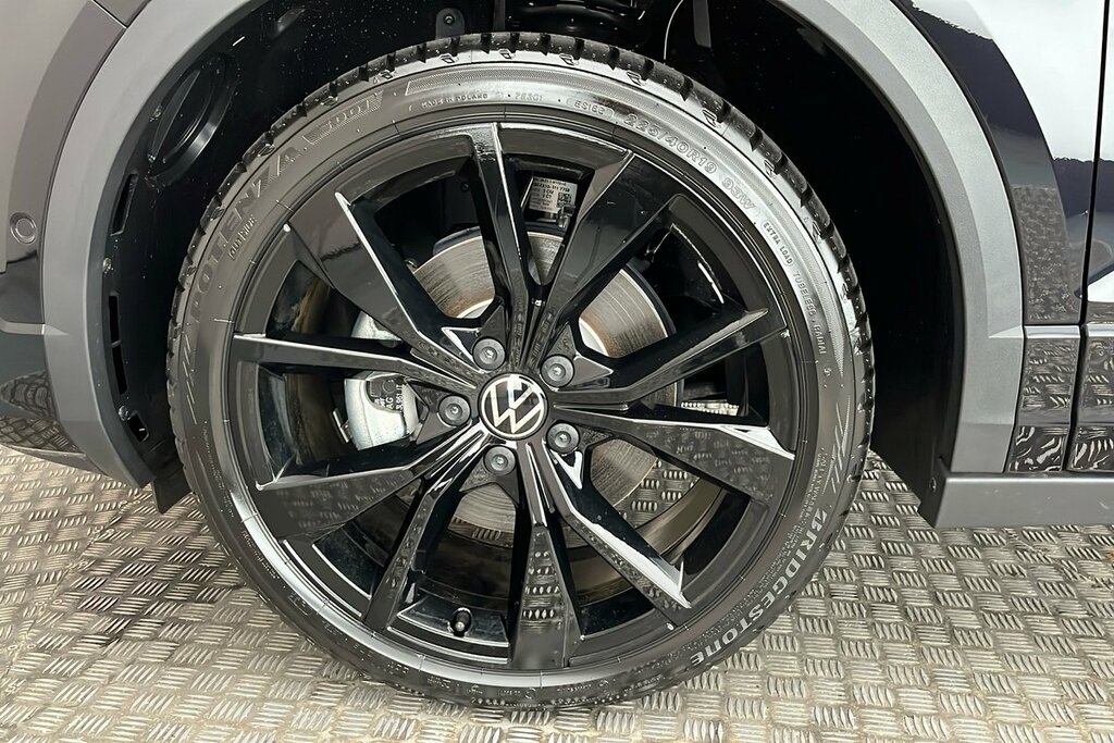 Volkswagen T-Roc R-line 1.5 Tsi 150Ps 7-Speed Dsg LR26WFG Black #5