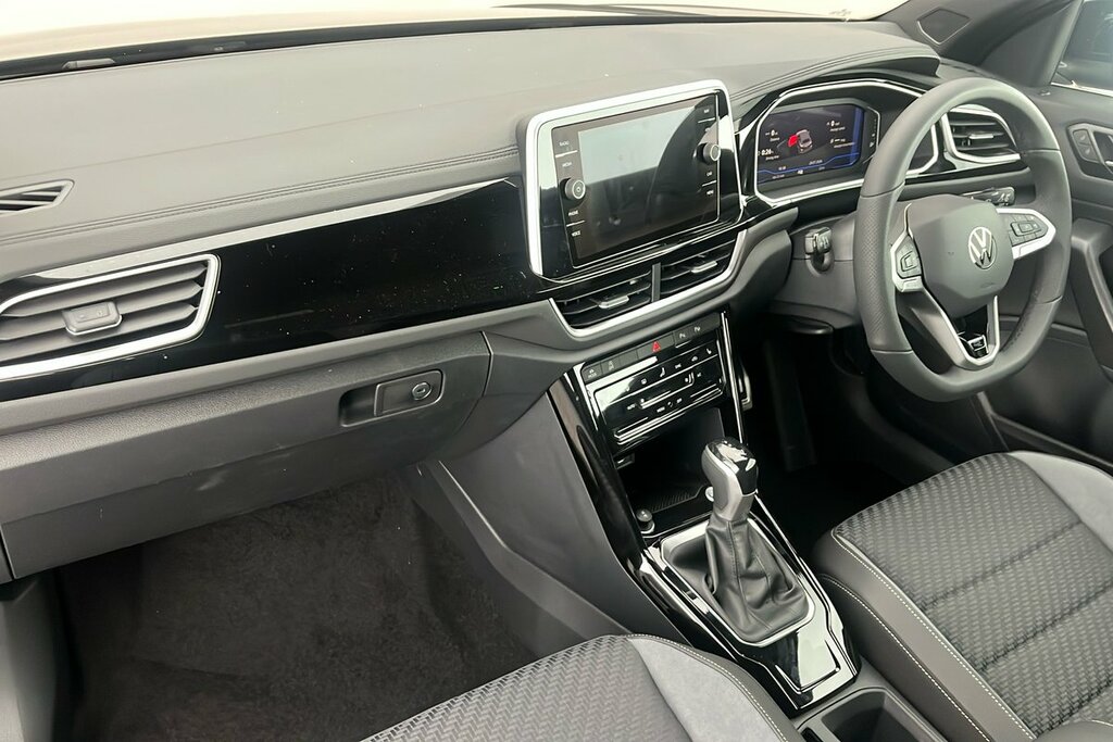 Volkswagen T-Roc R-line 1.5 Tsi 150Ps 7-Speed Dsg LR26WFG Black #2