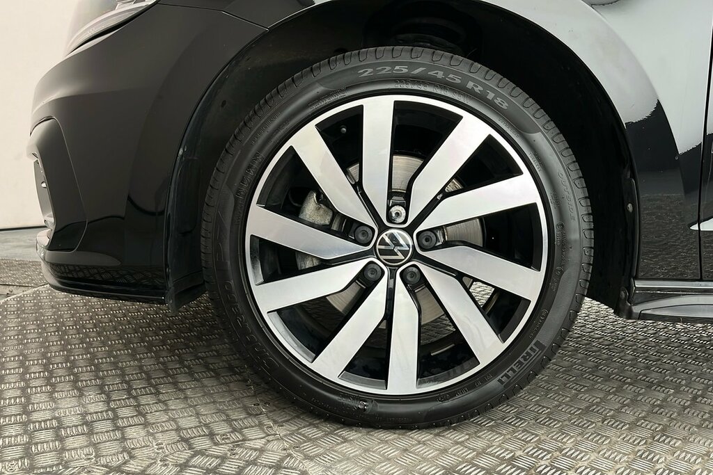 Volkswagen Touran R-line 1.5 Tsi 150 Ps 7-Speed Dsg Black #5