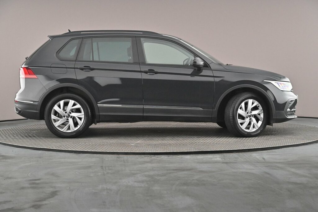 Volkswagen Tiguan Life 1.5 Tsi 150Ps 6-Speed Grey #4