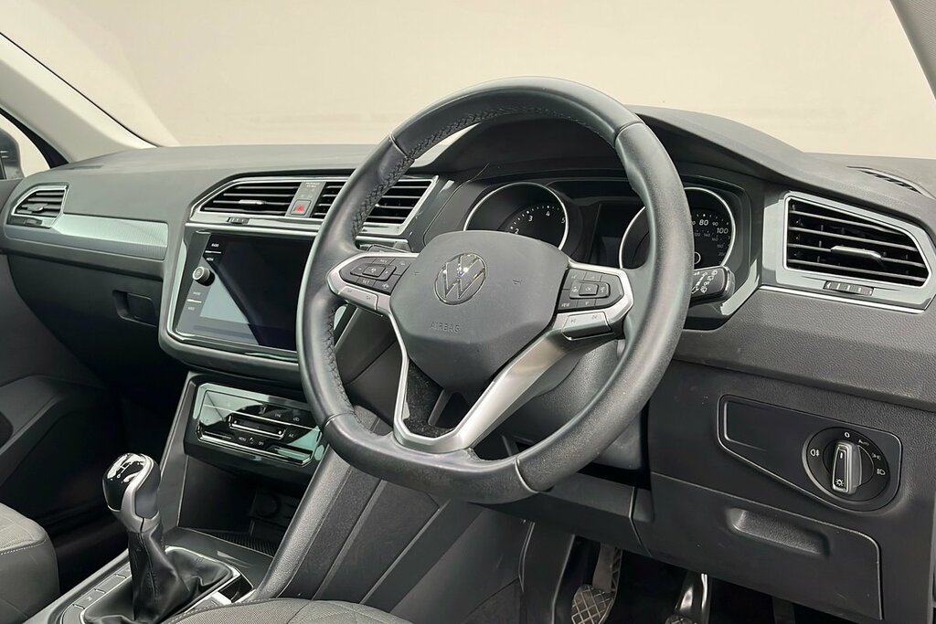 Volkswagen Tiguan Life 1.5 Tsi 150Ps 6-Speed Grey #6