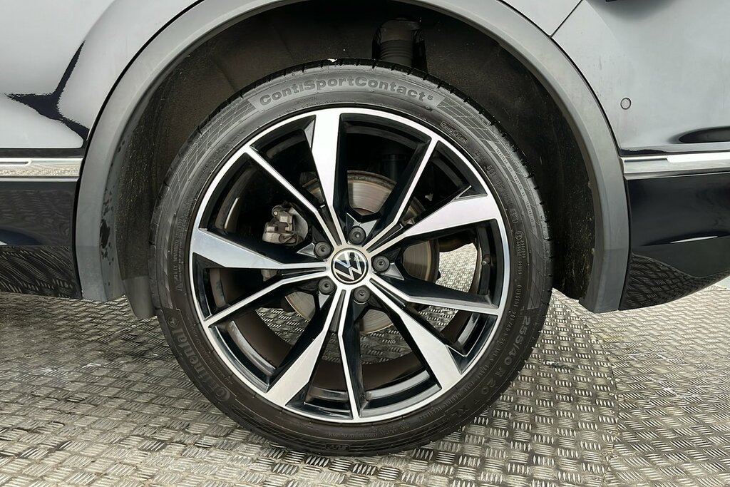 Volkswagen Tiguan R-line 1.5 Tsi 150Ps 7-Speed Dsg Black #5