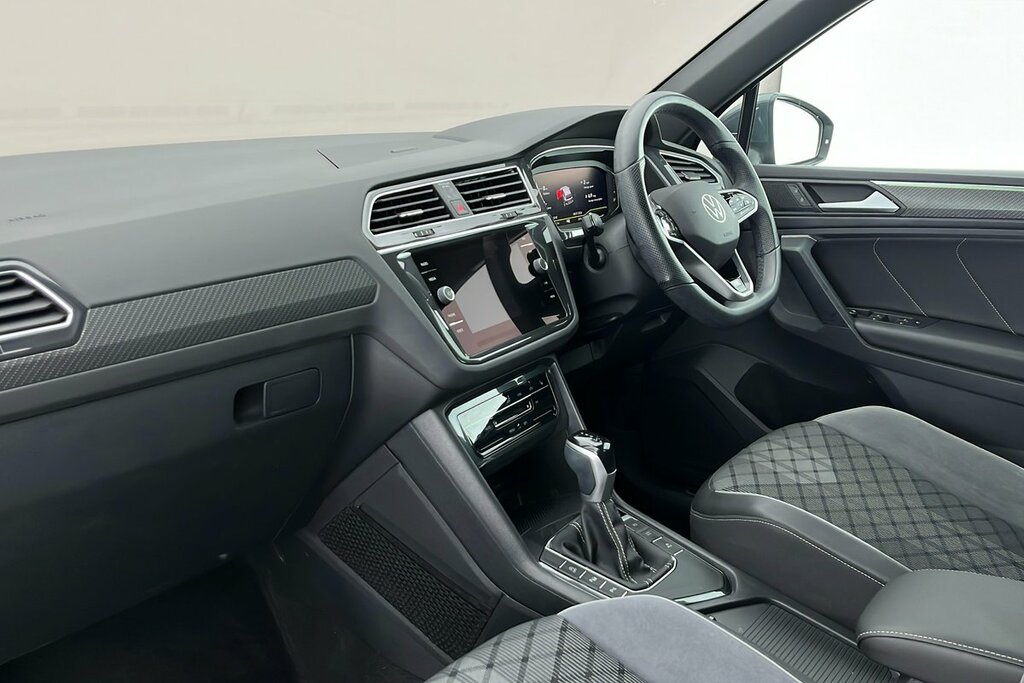 Volkswagen Tiguan R-line Edition 1.5 Tsi 150Ps 7-Speed Dsg Grey #2