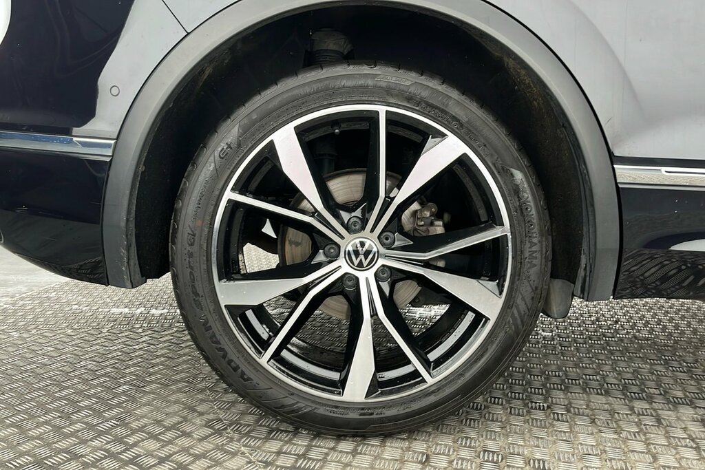 Volkswagen Tiguan R-line 1.5 Tsi 150Ps 7-Speed Dsg BF21MWV Black #5