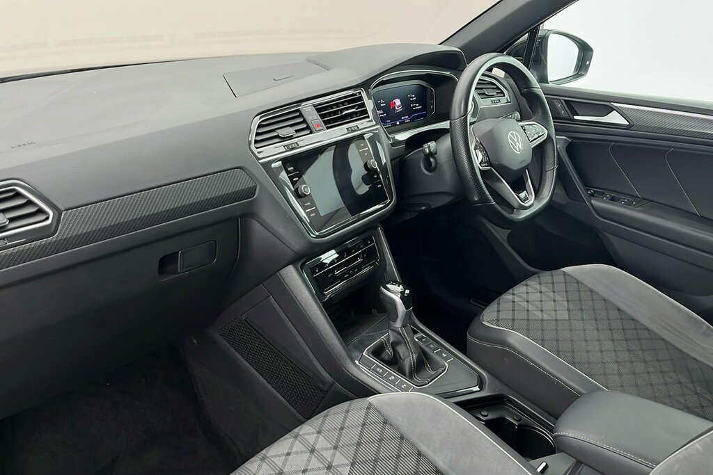 Volkswagen Tiguan R-line 1.5 Tsi 150Ps 7-Speed Dsg BF21MWV Black #2