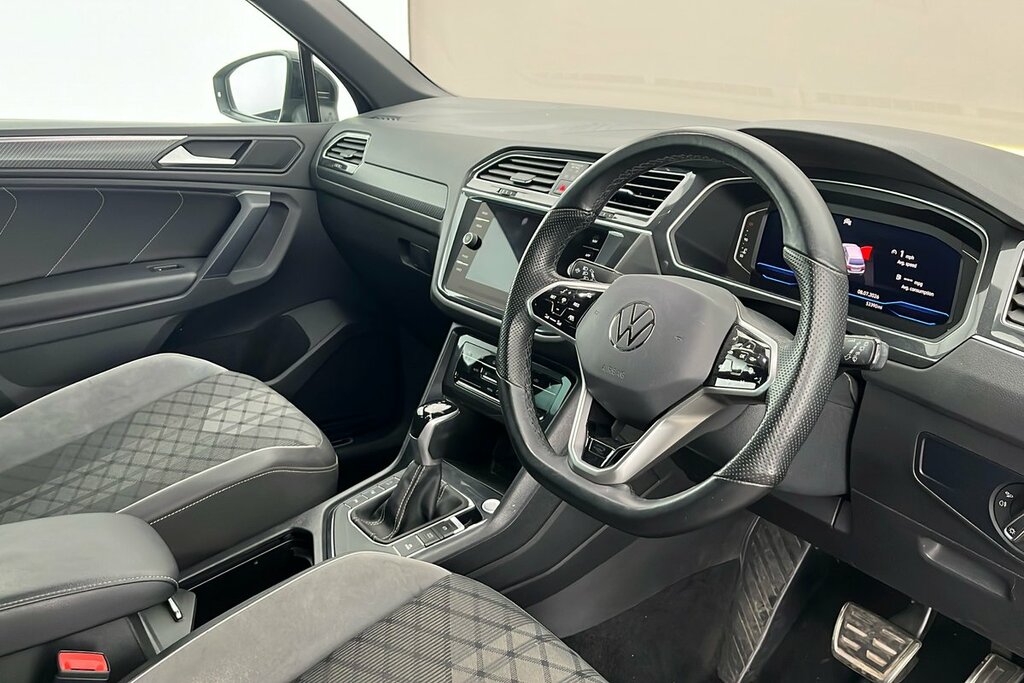 Volkswagen Tiguan R-line 1.5 Tsi 150Ps 7-Speed Dsg BF21MWV Black #6