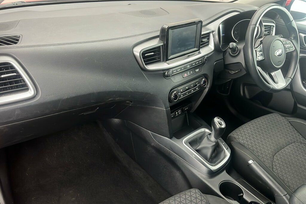 Kia Ceed 1.6 Crdi Eco 2 Hatchback Euro 6 Red #2