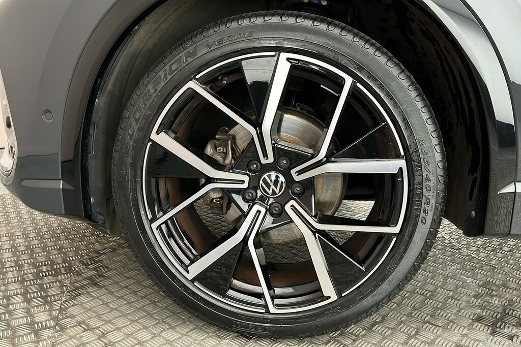 Volkswagen Tiguan R-line 1.5 Etsi 150Ps 7-Speed Dsg Grey #5