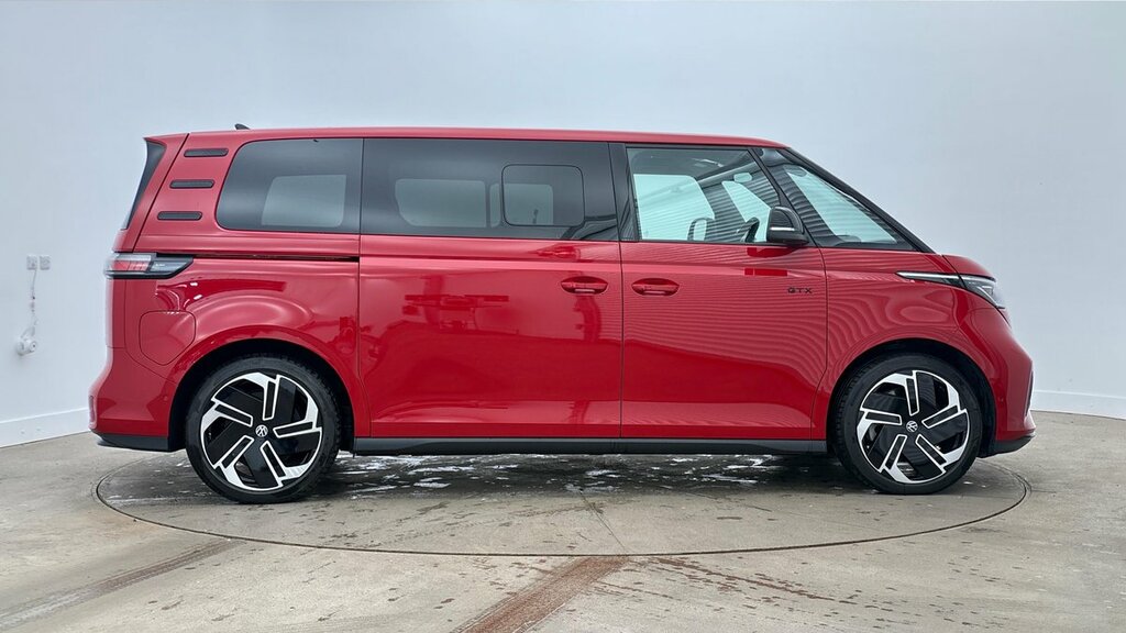Volkswagen ID.Buzz Gtx 4Motion 7-Seat Lwb 340 Ps 86 Kwh Pro Red #4