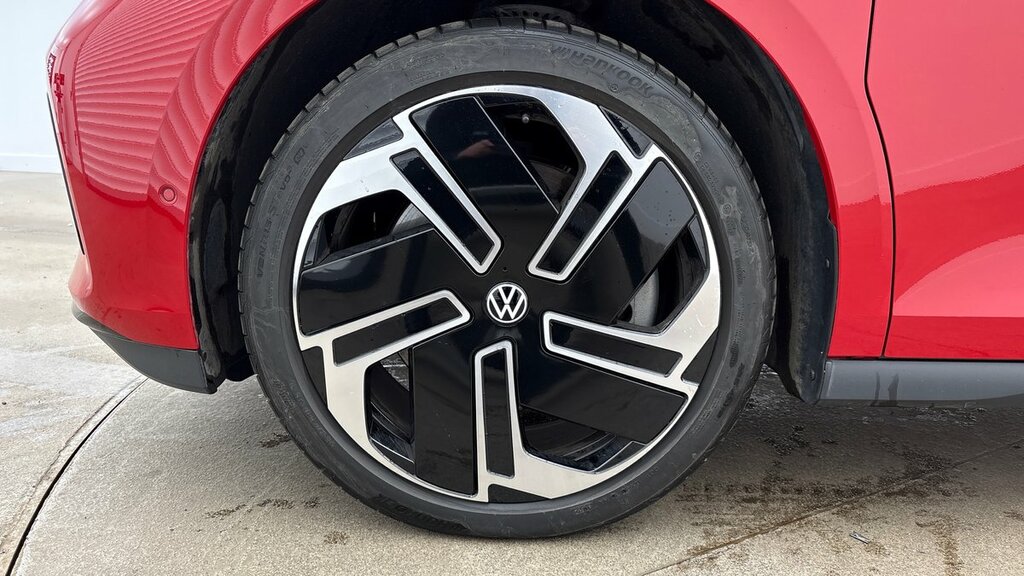 Volkswagen ID.Buzz Gtx 4Motion 7-Seat Lwb 340 Ps 86 Kwh Pro Red #5