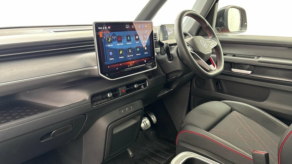 Volkswagen ID.Buzz Gtx 4Motion 7-Seat Lwb 340 Ps 86 Kwh Pro Red #2