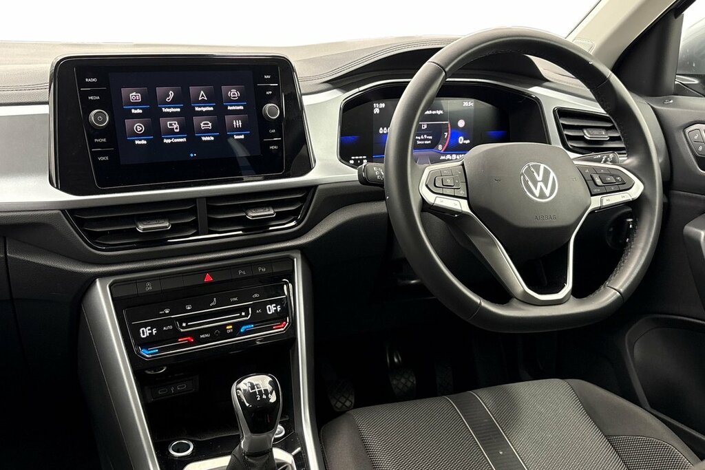 Volkswagen T-Roc Match 1.5 Tsi 150Ps 6-Speed Silver #2