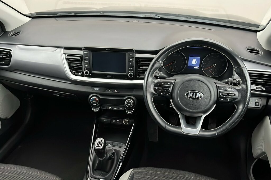 Kia Stonic White #9