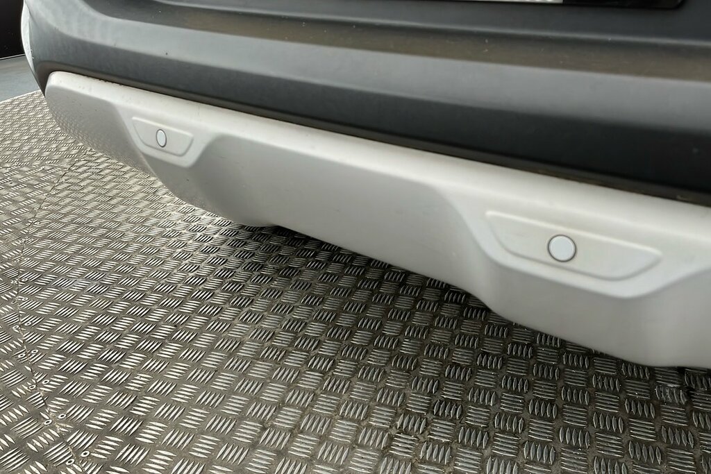 Kia Stonic White #44