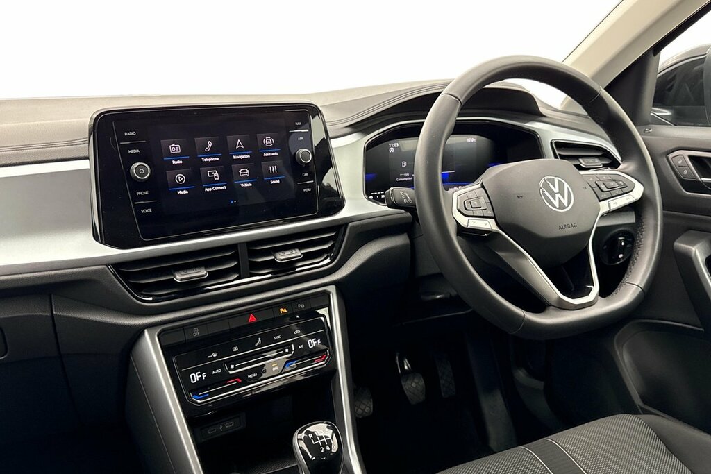 Volkswagen T-Roc Match 1.5 Tsi 150Ps 6-Speed Black #2