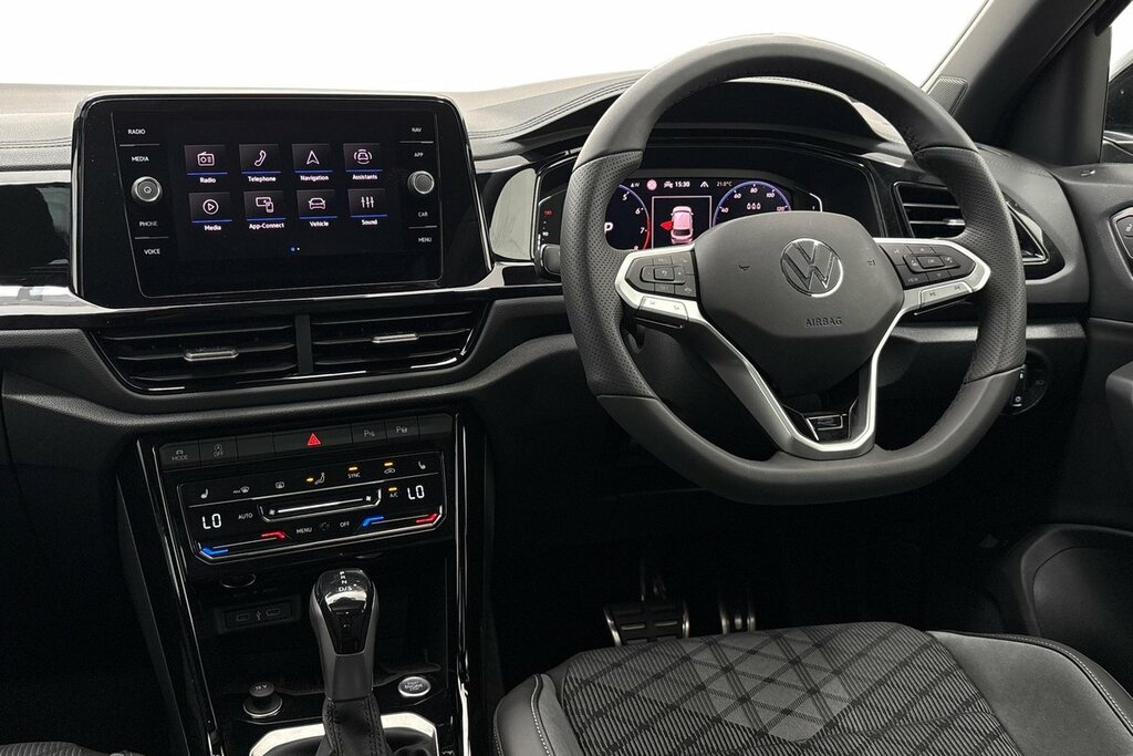 Volkswagen T-Roc Black Edition Plus 1.5 Tsi 150Ps 7-Speed Dsg Black #2