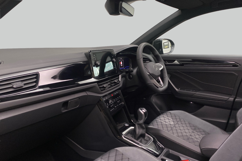 Volkswagen T-Roc Black Edition Plus 1.5 Tsi 150Ps 6-Speed 5 DF75RZB Black #2