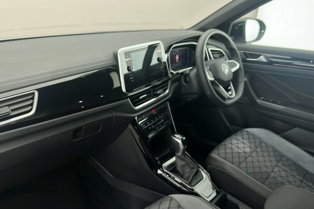 Volkswagen T-Roc R-line 1.5 Tsi 150Ps 7-Speed Dsg Silver #2