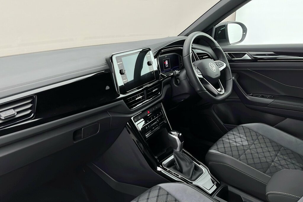 Volkswagen T-Roc Black Edition 1.5 Tsi 150Ps 7-Speed Dsg White #2