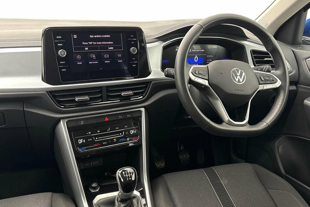 Volkswagen T-Roc Match 1.5 Tsi 150Ps 6-Speed Blue #2