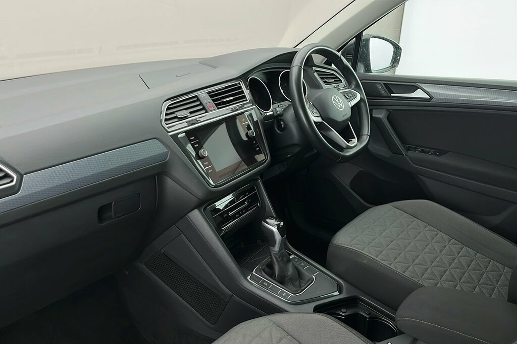 Volkswagen Tiguan Life 1.5 Tsi 150Ps 7-Speed Dsg Grey #2