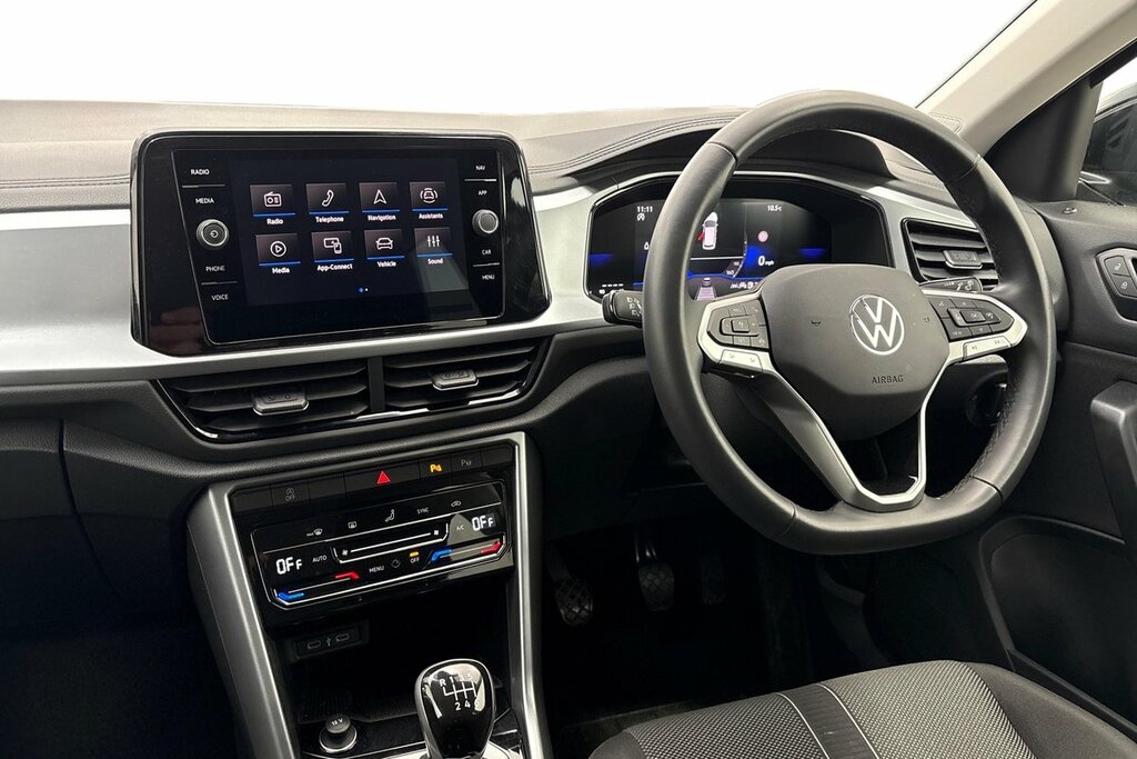 Volkswagen T-Roc Match 1.5 Tsi 150Ps 6-Speed GF25UOR Black #2