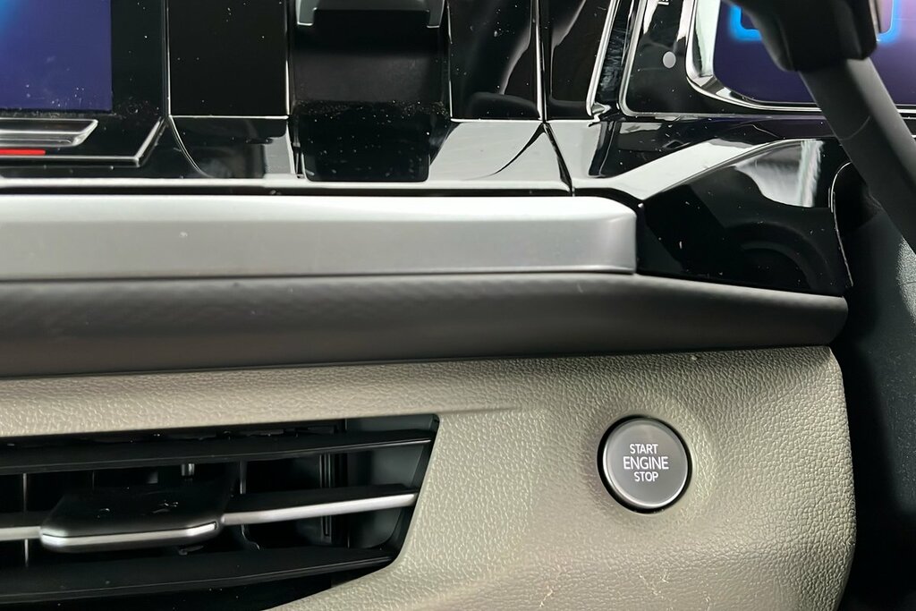Volkswagen Multivan Style Black #21