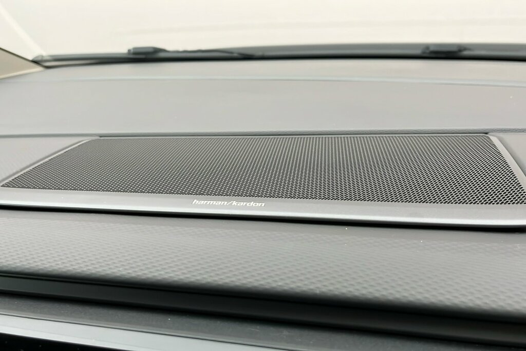 Volkswagen Multivan Style Black #19