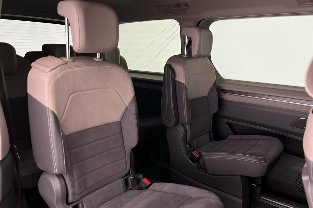 Volkswagen Multivan Style Black #10