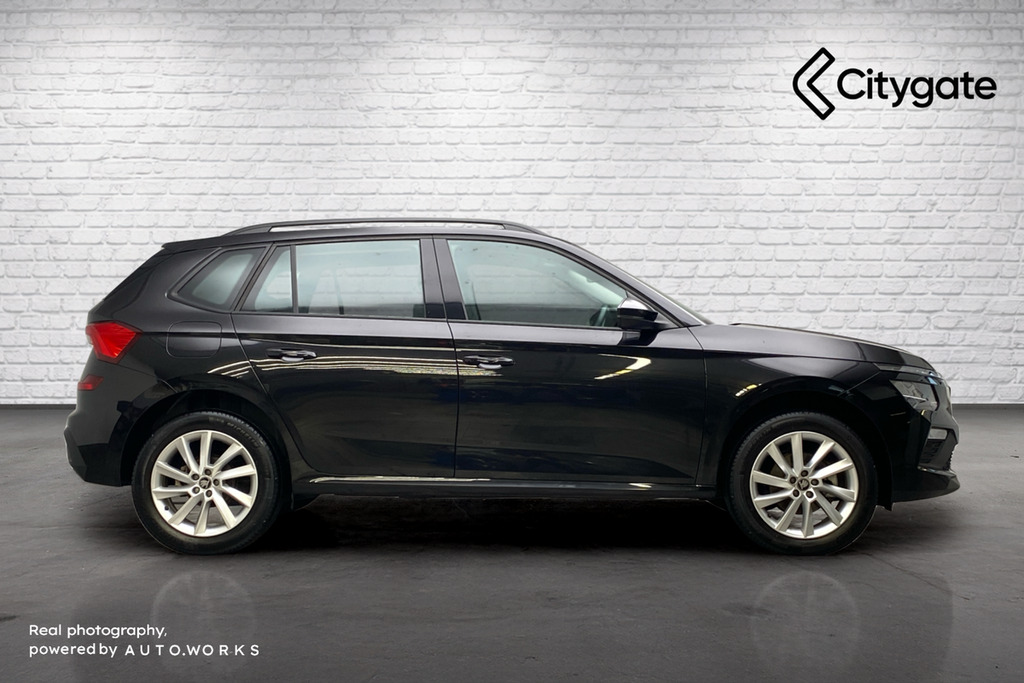 Skoda Kamiq Se Edition 1.0 Tsi 116 Ps Dsg GL75LTA Black #3