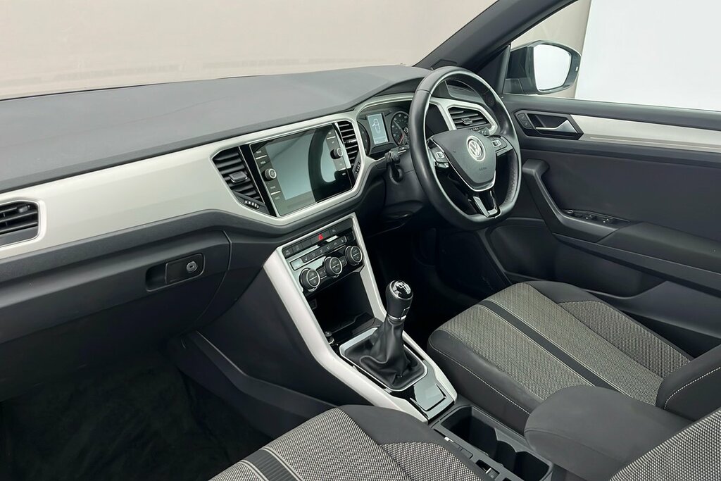 Volkswagen T-Roc Design 1.5 Tsi 150Ps Evo 6-Speed Black #2