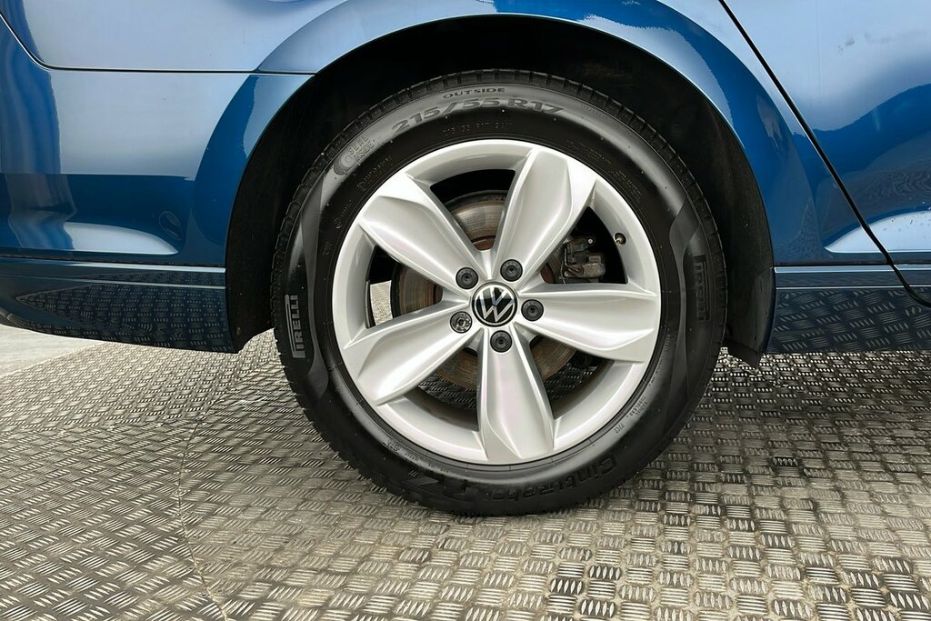 Volkswagen Passat Se Nav 1.5 Tsi Evo 150Ps 6-Speed Blue #5