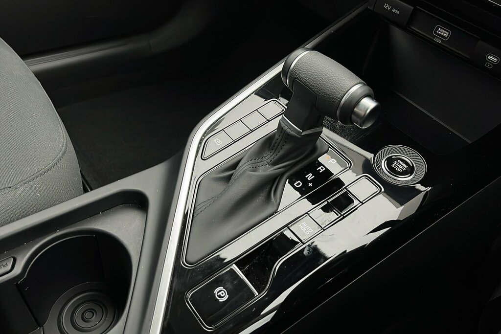 Kia Niro 4 Black #14