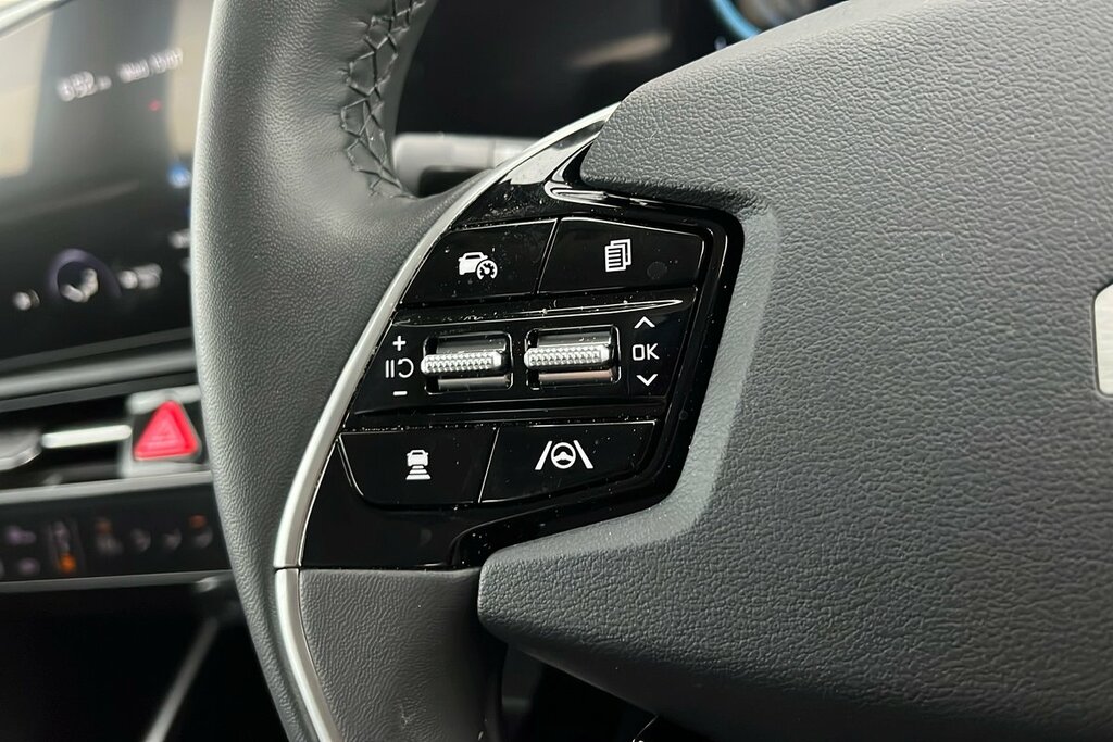 Kia Niro 4 Black #20