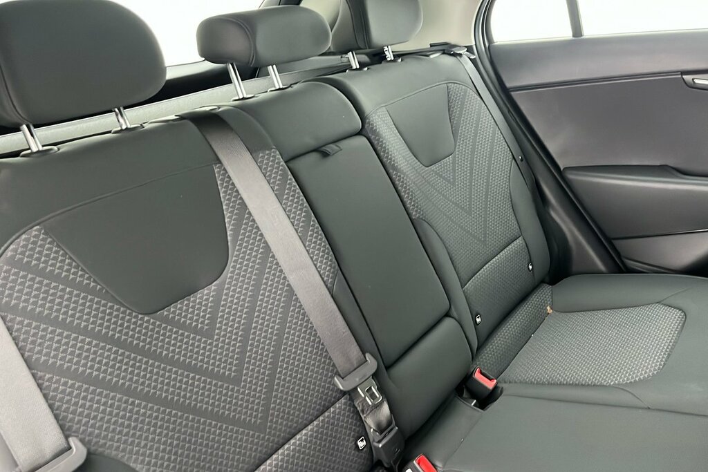 Kia Niro 4 Black #12