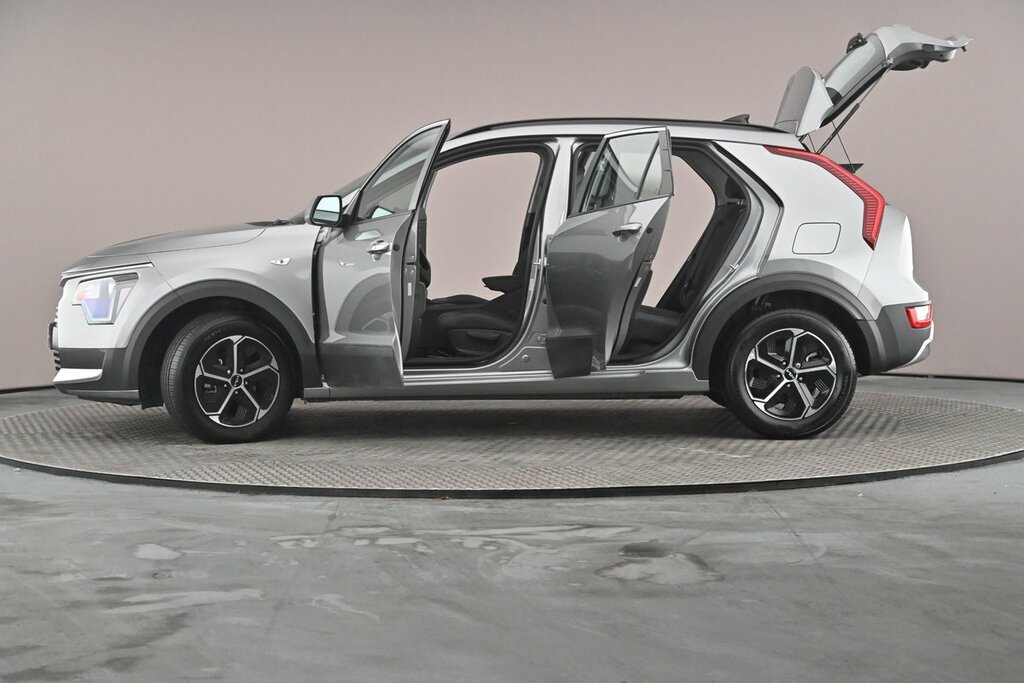 Kia Niro 4 Black #40