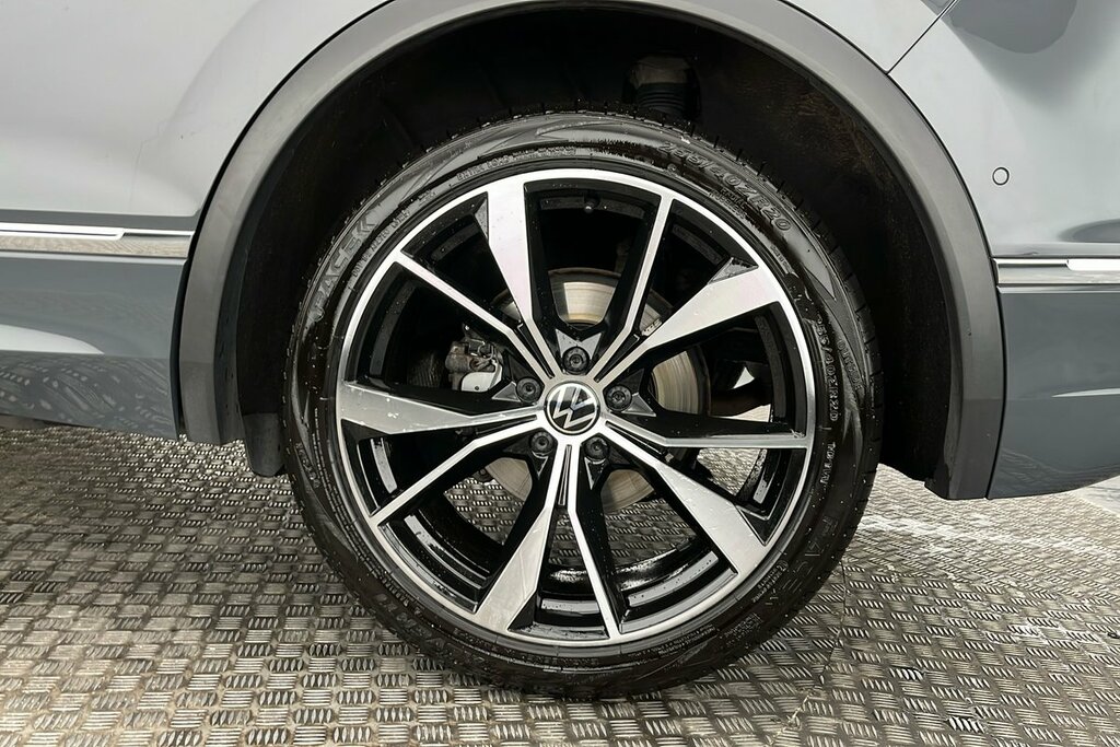 Volkswagen Tiguan R-line 1.5 Tsi 150Ps 7-Speed Dsg Grey #5