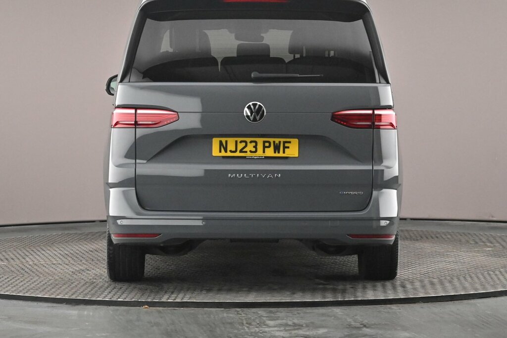 Volkswagen Multivan 1.5 Tsi Life Dsg White #8