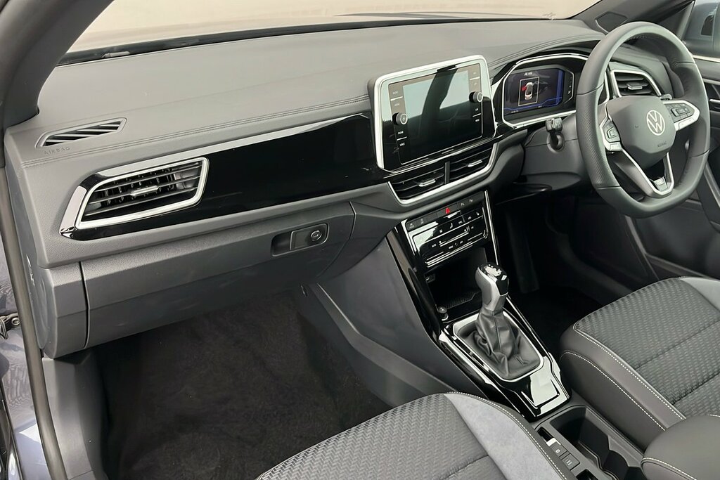 Volkswagen T-Roc R-line 1.5 Tsi 150Ps 7-Speed Dsg Grey #2